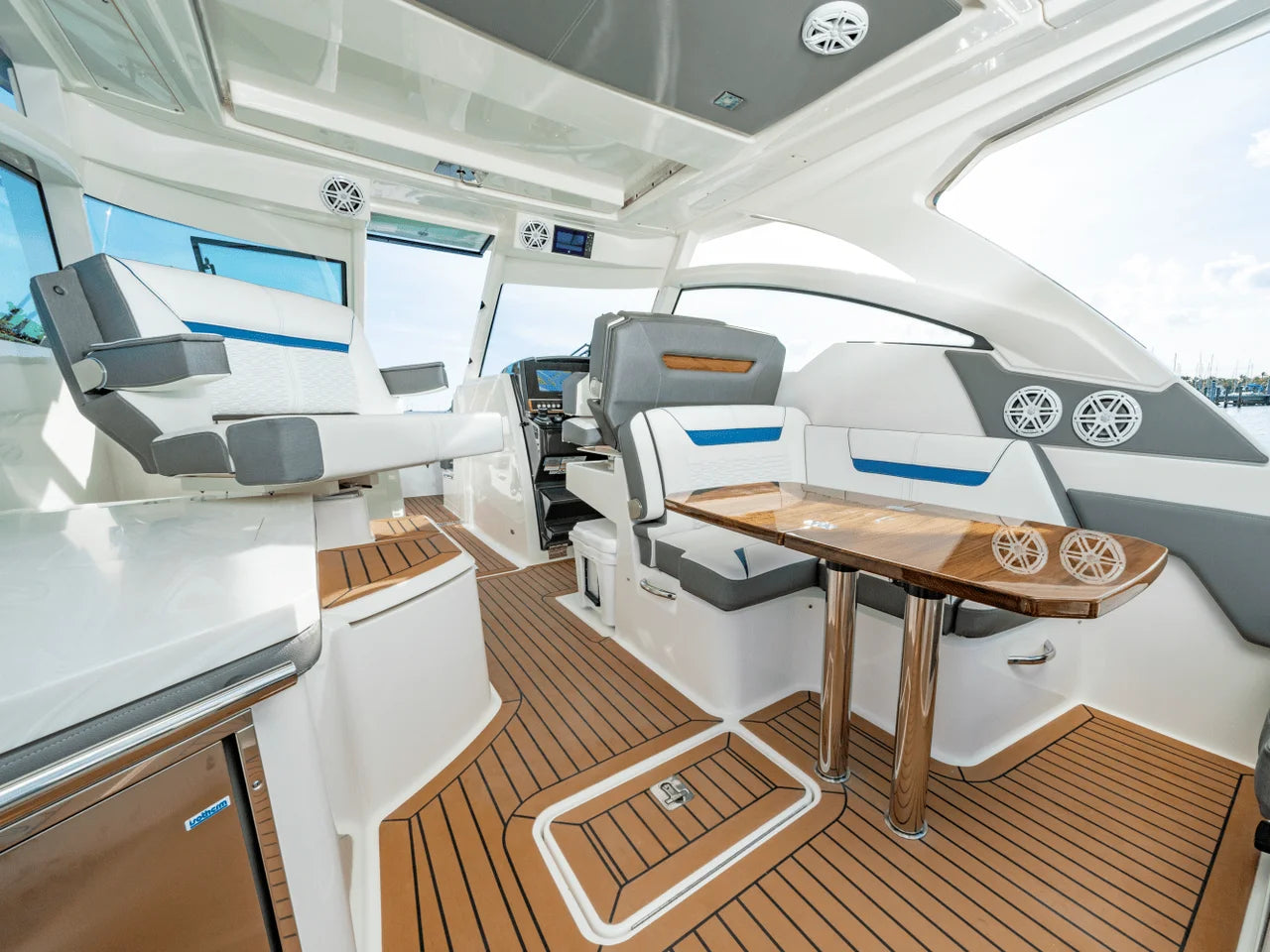 2025 Tiara Yachts LX 34 34.0 feet, Inuvik, Northwest Territories #40