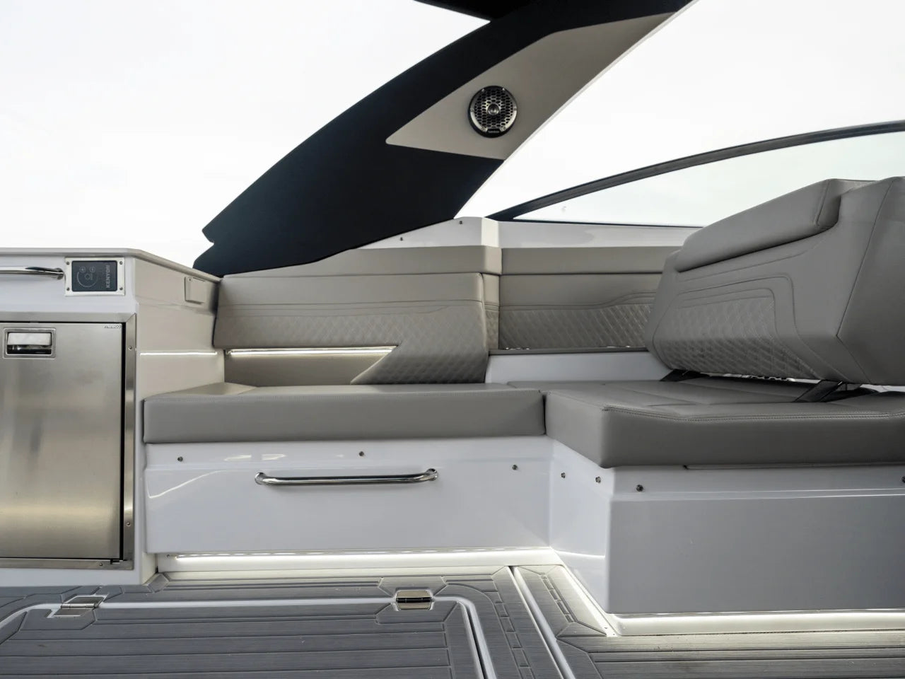 2026 Cruisers Yachts 34 GLS Outboard 35.0 feet, Inuvik, Northwest Territories #133