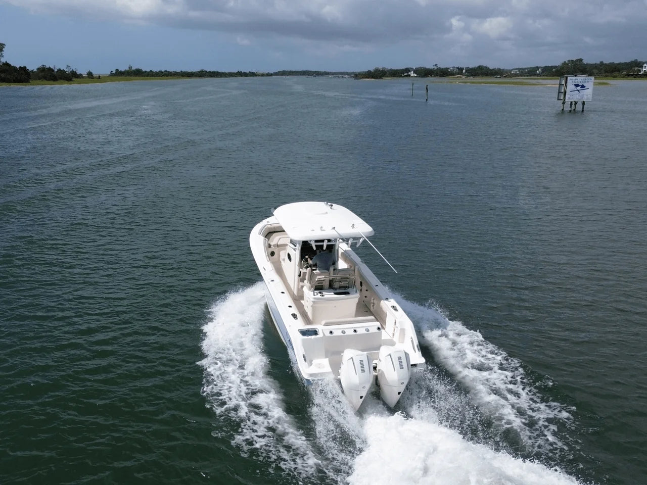 2024 Boston Whaler 250 OUTRAGE 25.0 feet, Wrightsville Beach, North Carolina #14