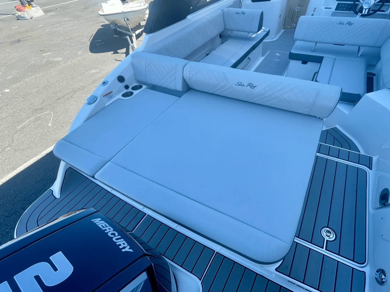 2026 Sea Ray SDX 250 Outboard 25.0 feet, Danvers, Massachusetts #3