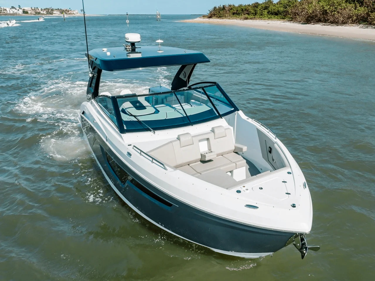 2026 Cruisers Yachts 34 GLS Outboard 35.0 feet, Inuvik, Northwest Territories #39