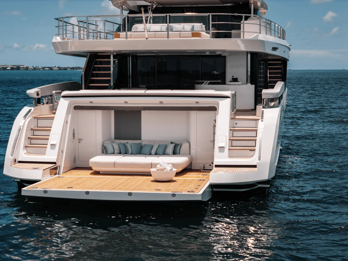 2027 Azimut Grande 36M 115.0 feet, Inuvik, Northwest Territories #9