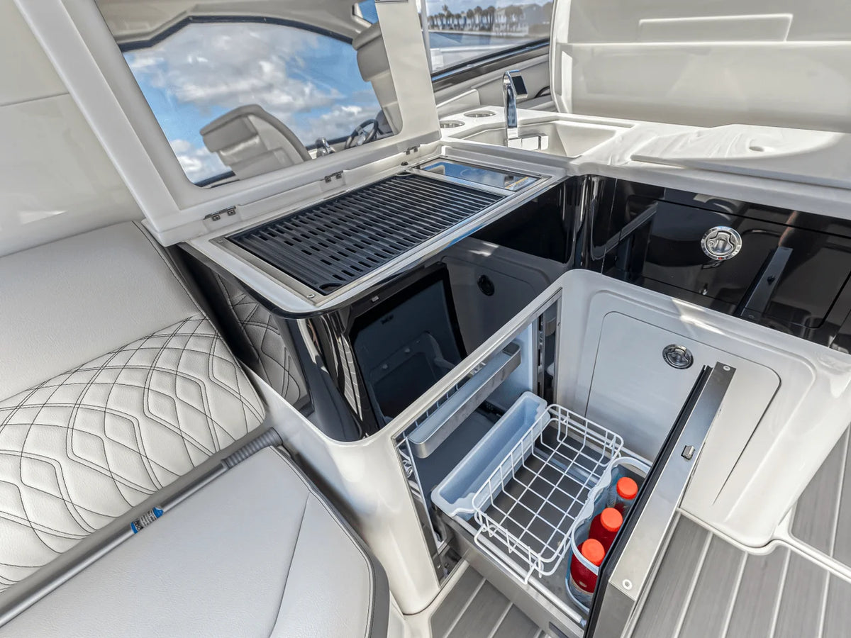 2022 Sea Ray 370 SUNDANCER OUTBOARD 37.0 feet, Highland Beach, FL, FL #57
