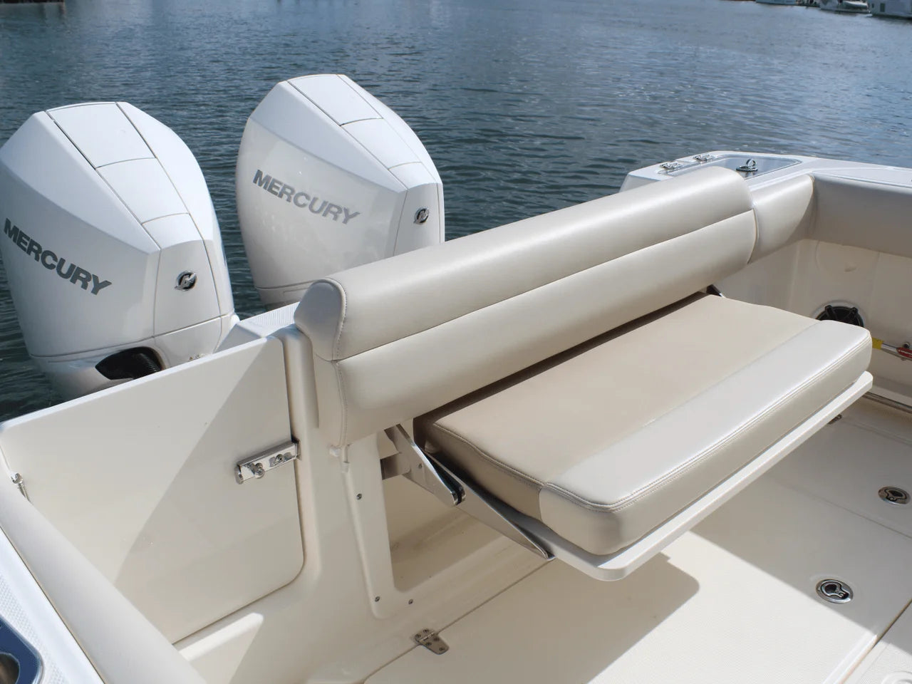 2024 Boston Whaler 250 OUTRAGE 25.0 feet, Wrightsville Beach, North Carolina #31