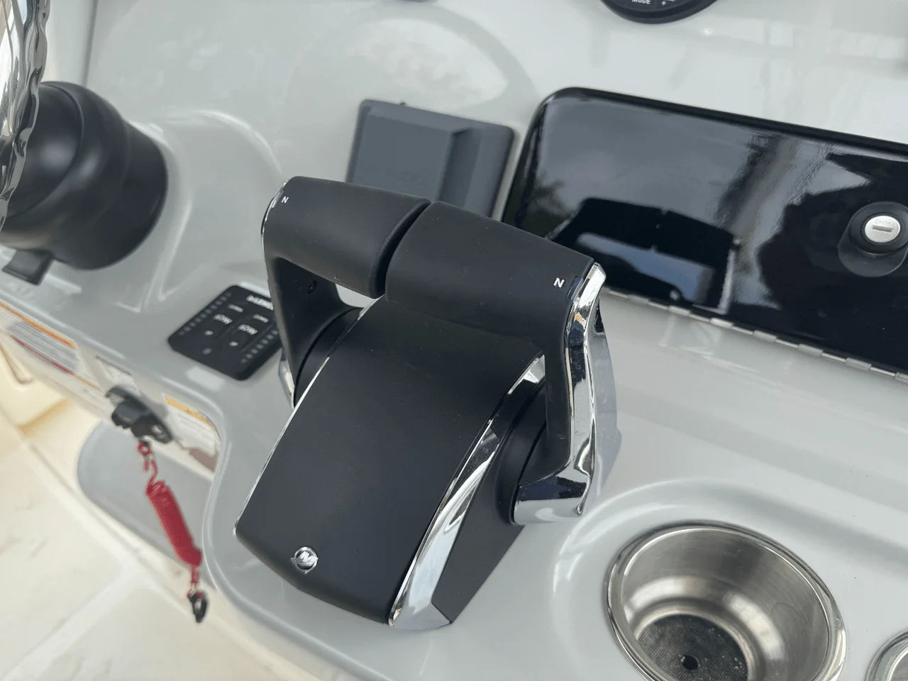 2026 Boston Whaler 250 Outrage 25.0 feet, Huntington, NY #21