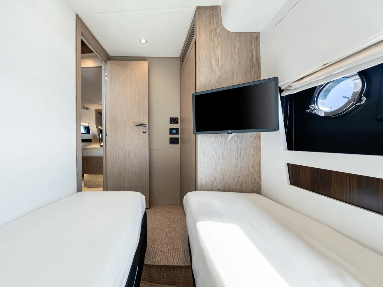 2025 Azimut S6 60.0 feet, Sarasota, Florida #93
