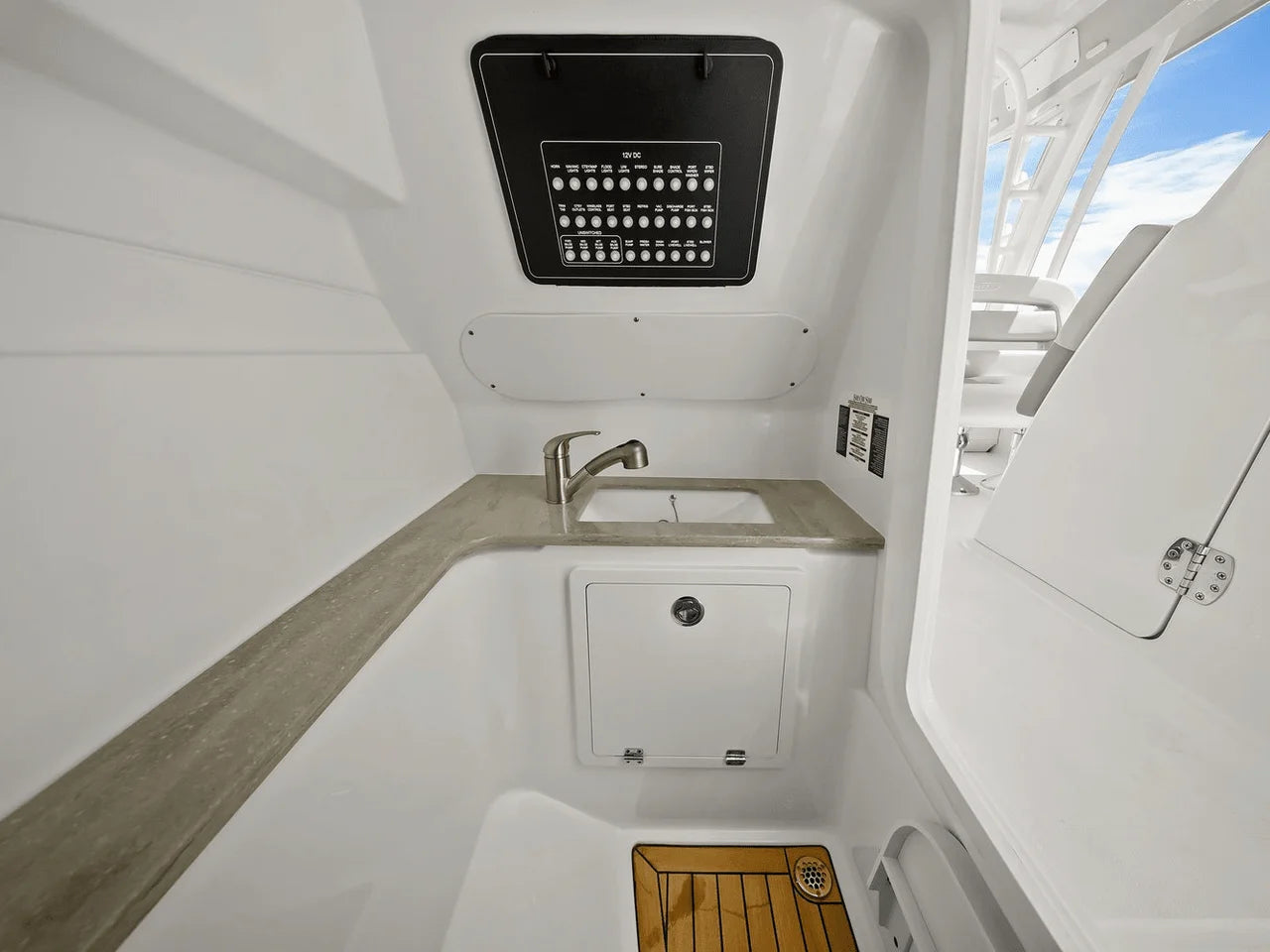 2020 Boston Whaler 320 VANTAGE 33.0 feet, St Petersburg, FL #49
