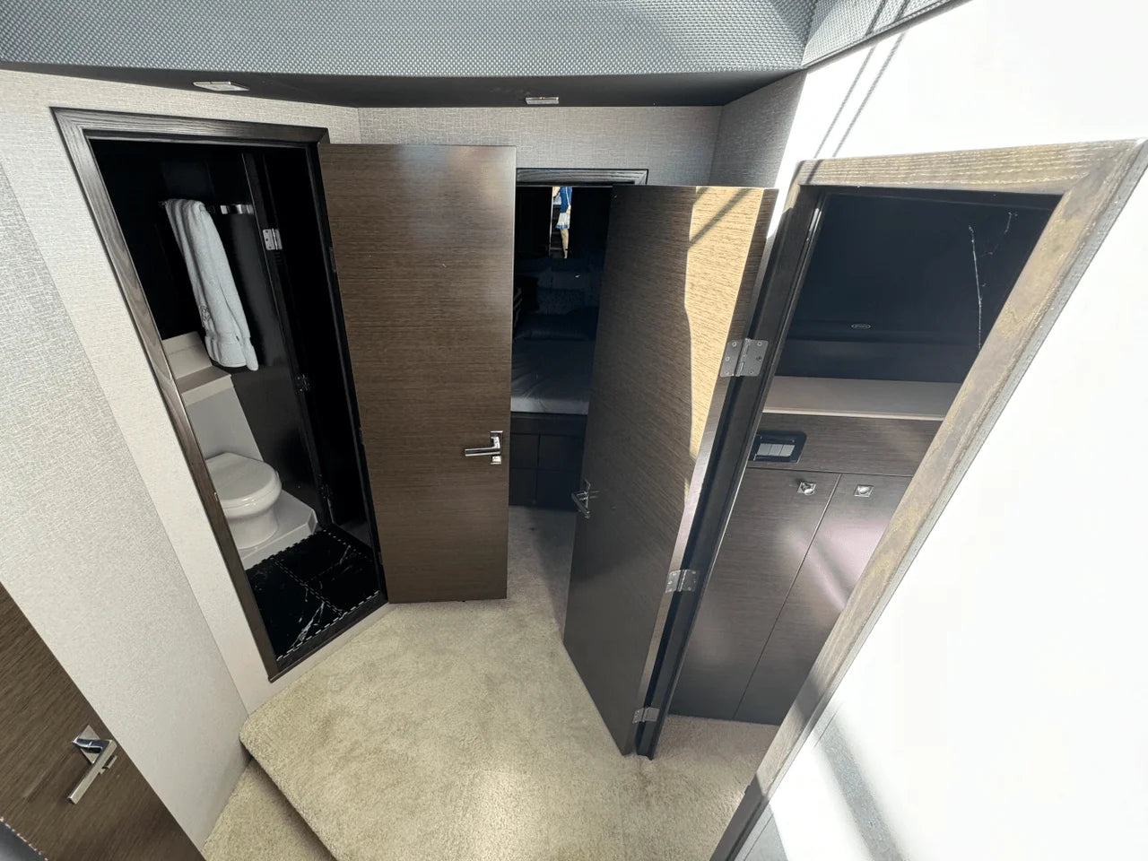 2018 Cruisers Yachts 50 CANTIUS 49.0 feet, Monkey Island, OK #17