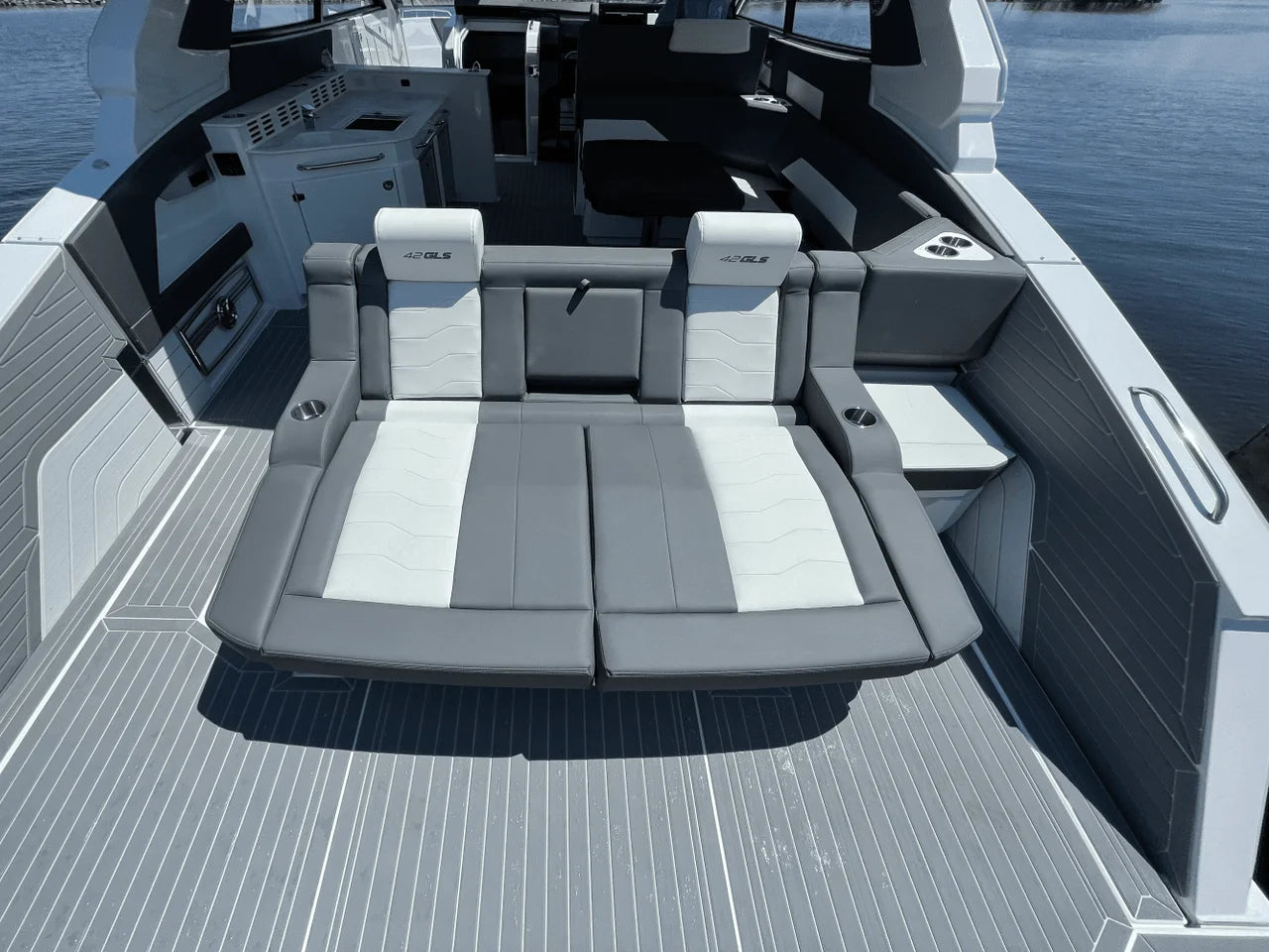 2026 Cruisers Yachts 42 GLS 42.0 feet, Inuvik, Northwest Territories #6