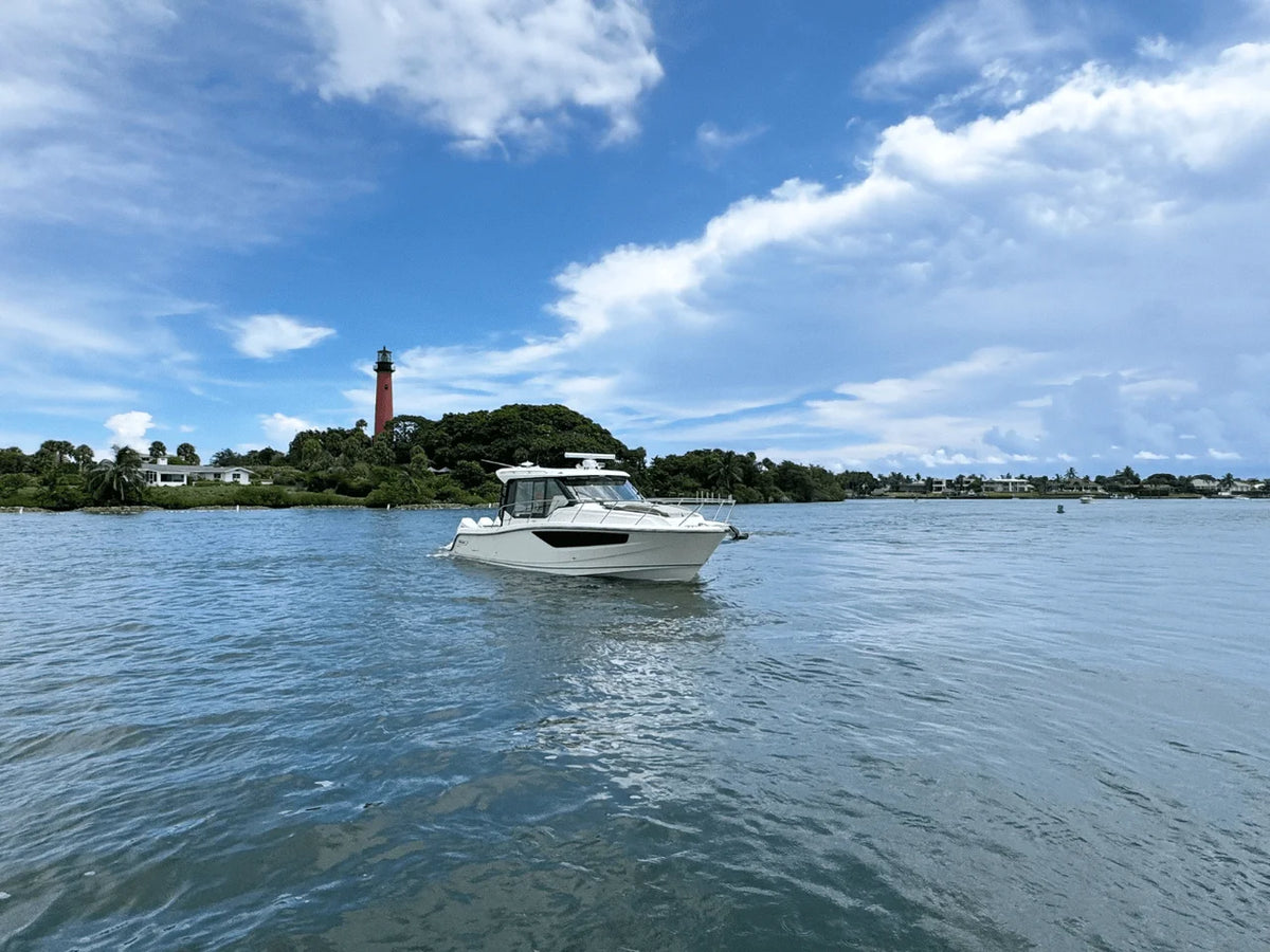 2026 Boston Whaler 365 Conquest 36.0 feet, Jupiter, Florida #4