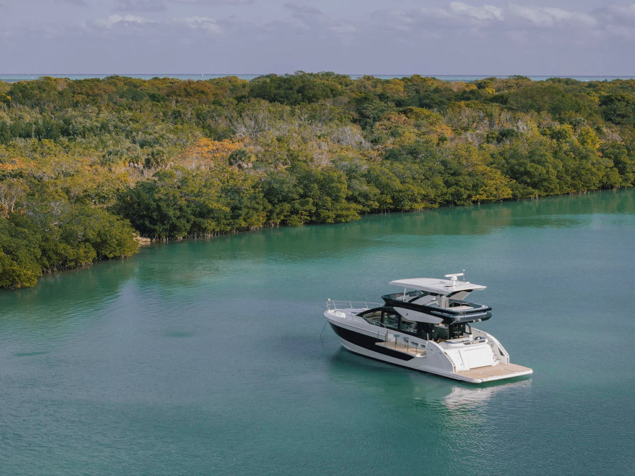 2026 Cruisers Yachts 57 FLY 57.0 feet, Inuvik, Northwest Territories #12