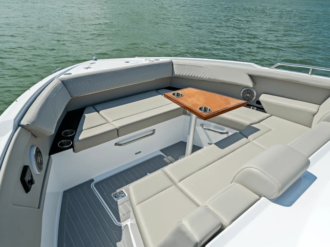 2027 Cruisers Yachts 34 GLS Outboard 34.0 feet, Sarasota, FL #100