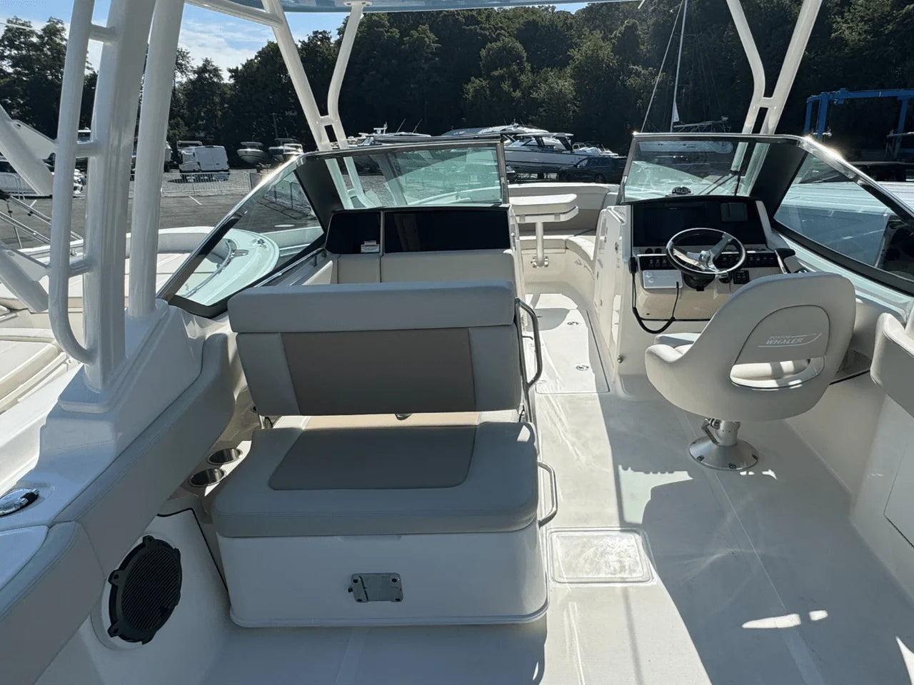 2026 Boston Whaler 240 Vantage 24.0 feet, Huntington, NY #8