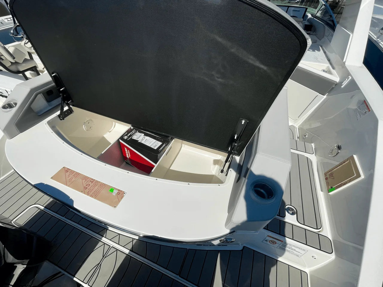 2026 Sea Ray SLX 310 Outboard 31.0 feet, Danvers, Massachusetts #4