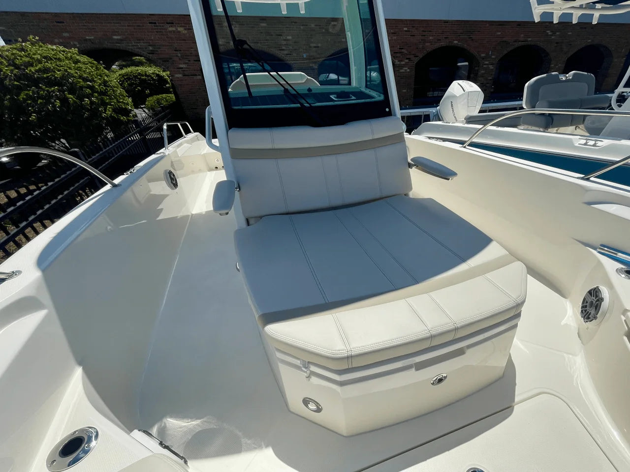 2025 Boston Whaler 280 Dauntless 28.0 feet, Danvers, Massachusetts #18