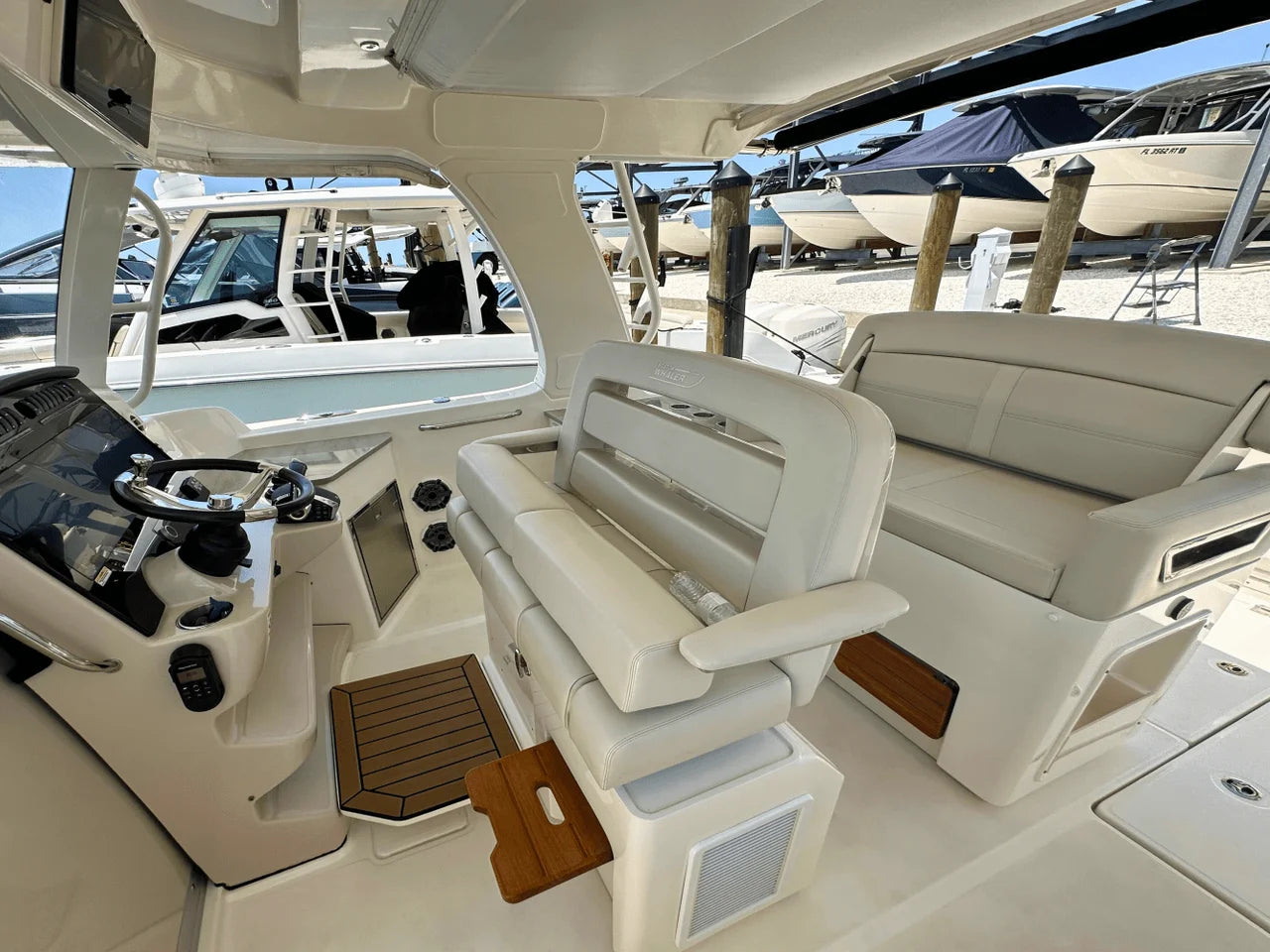 2023 Boston Whaler 350 REALM 35.0 feet, Sarasota, Florida #15