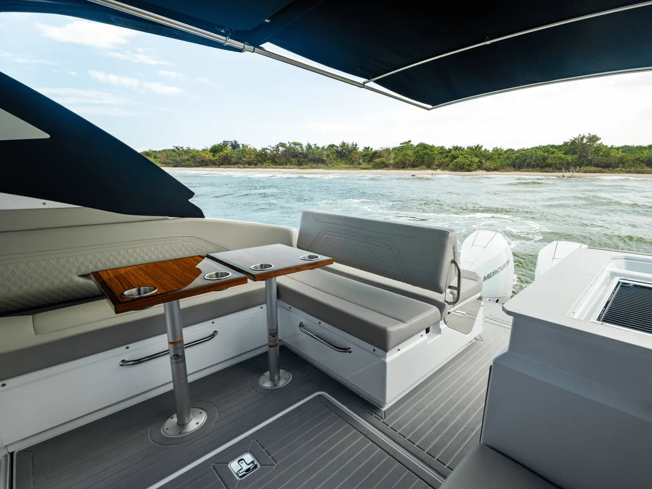 2026 Cruisers Yachts 34 GLS Outboard 35.0 feet, Inuvik, Northwest Territories #140