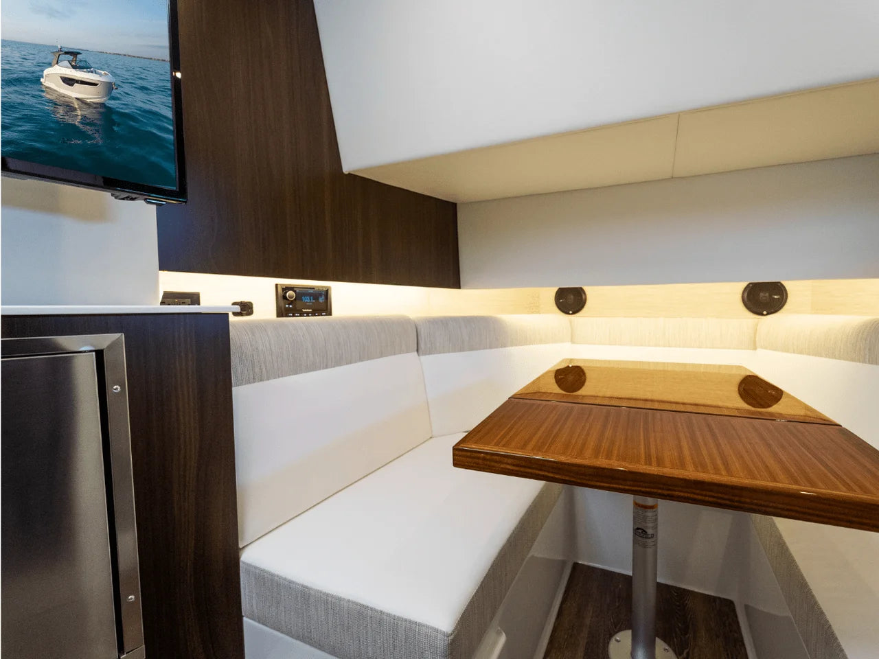 2026 Cruisers Yachts 38 GLS Outboard 38.0 feet, Inuvik, Northwest Territories #101