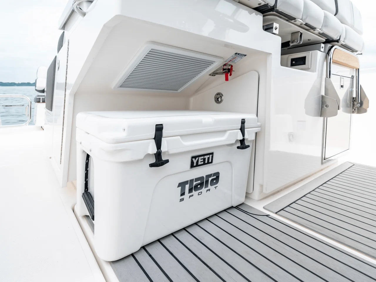 2025 Tiara Yachts LS 34 34.0 feet, Inuvik, Northwest Territories #39