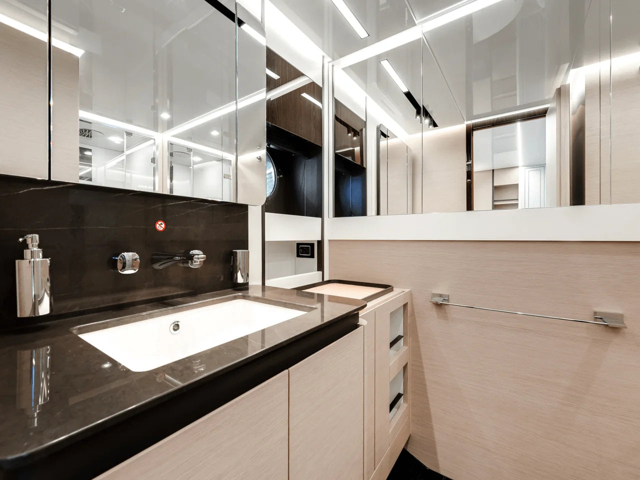 2024 Azimut S8 80.0 feet, Miami, FL #50