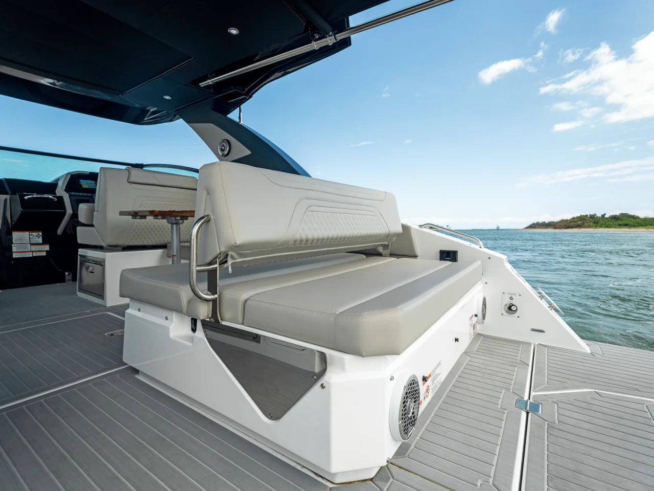 2026 Cruisers Yachts 34 GLS Outboard 35.0 feet, Inuvik, Northwest Territories #73