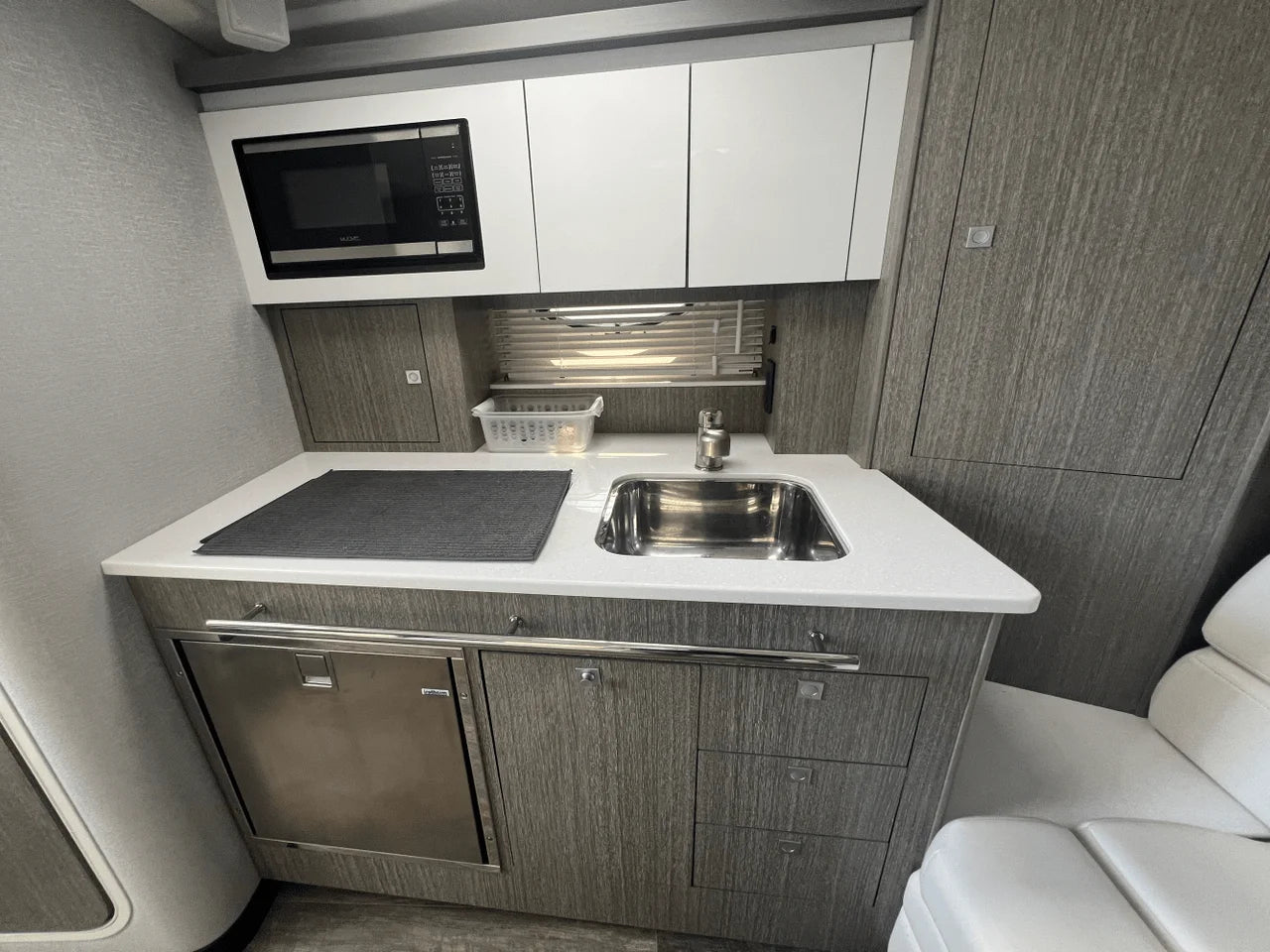 2021 Monterey 335 SPORT YACHT 33.0 feet, Wakefield, RI #32