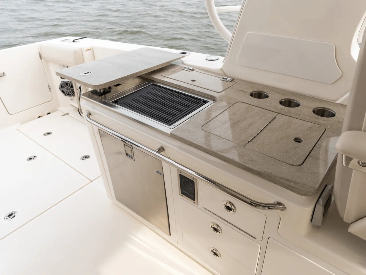 2027 Boston Whaler 380 Realm 38.0 feet, Naples, Florida #91