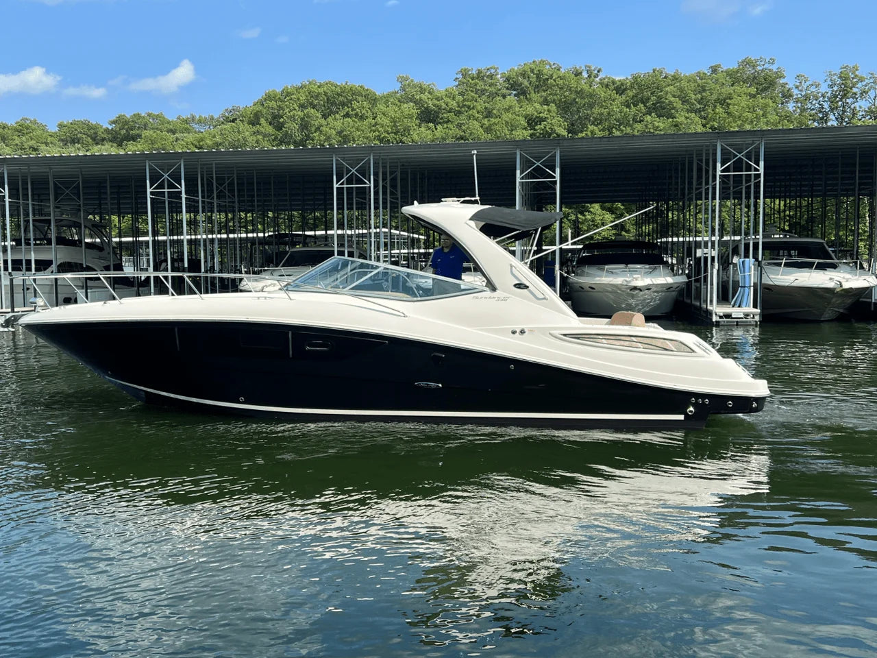 2016 Sea Ray 330 SUNDANCER 33.0 feet, Lake Ozark, MO #1