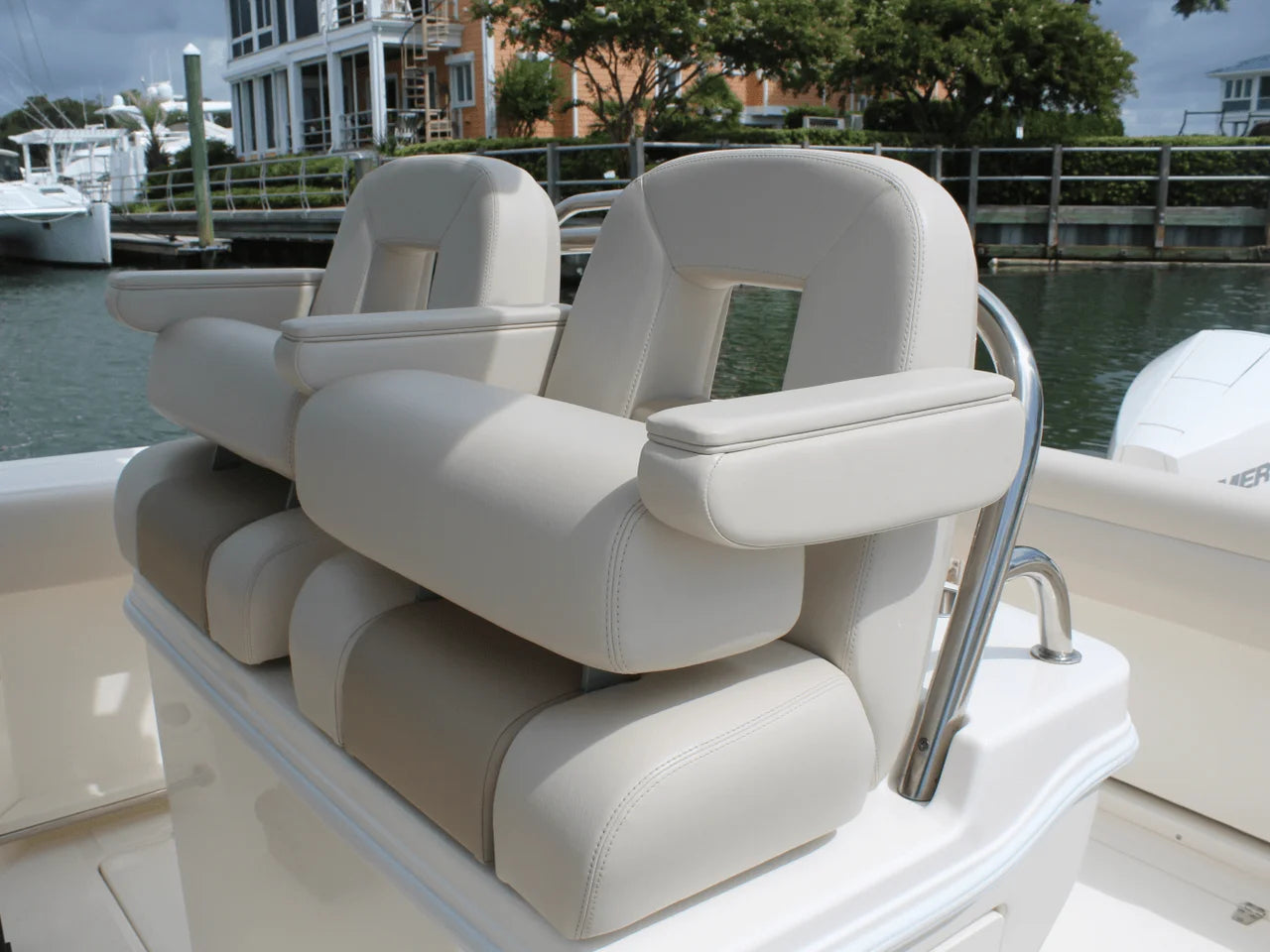 2024 Boston Whaler 250 OUTRAGE 25.0 feet, Wrightsville Beach, North Carolina #42