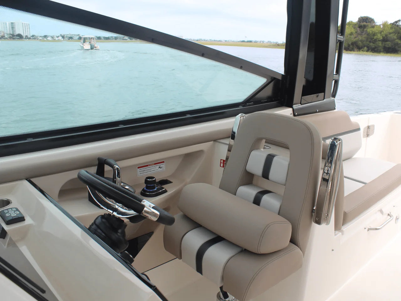 2026 Boston Whaler 330 Vantage 33.0 feet, Wrightsville Beach, North Carolina #46