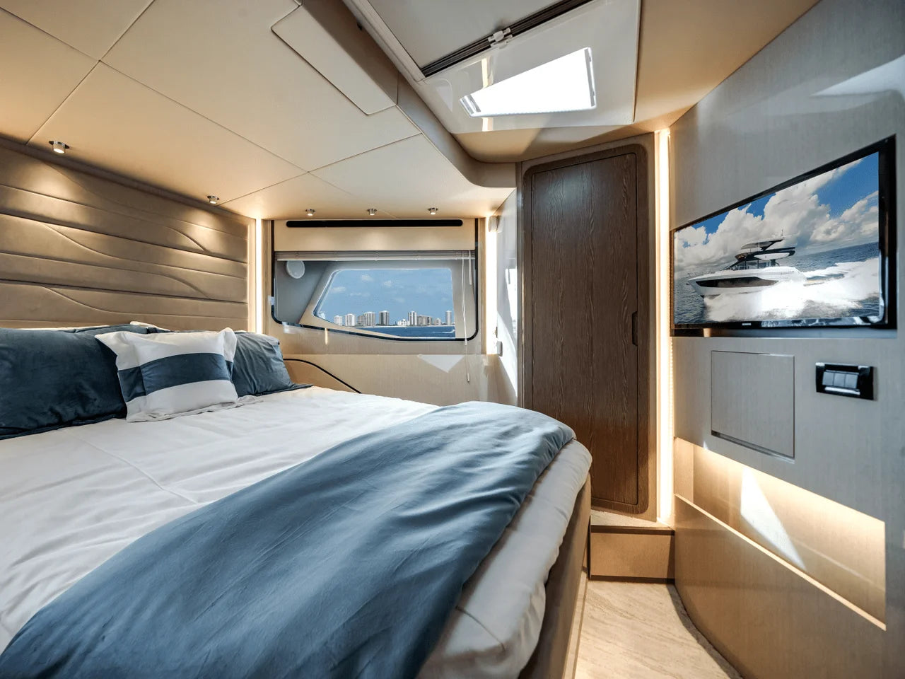 2026 Cruisers Yachts 57 FLY 57.0 feet, Pompano Beach, Florida #28