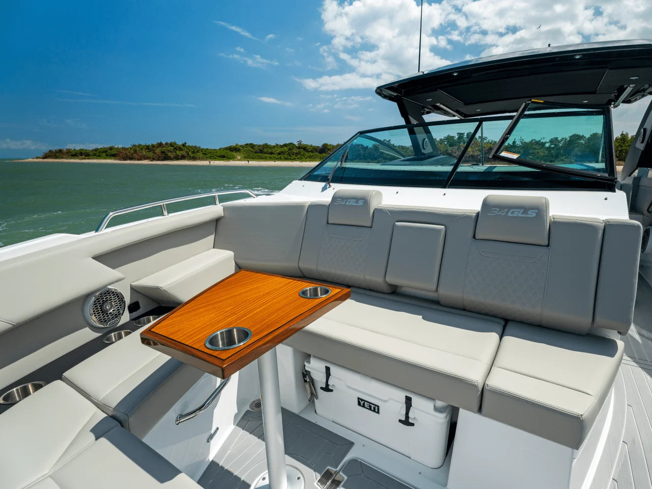 2026 Cruisers Yachts 34 GLS Outboard 35.0 feet, Inuvik, Northwest Territories #148