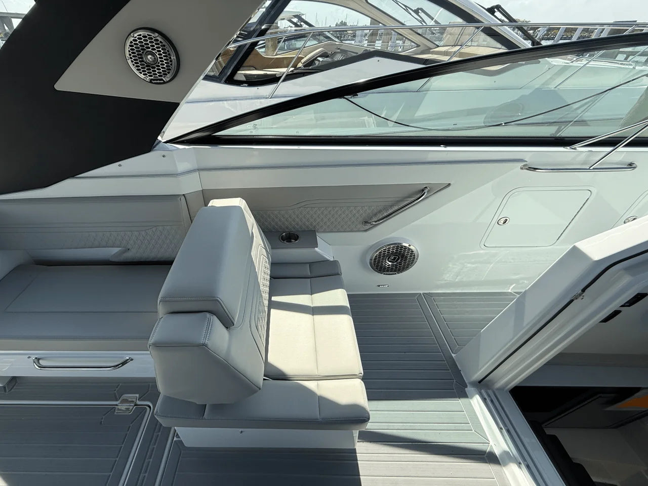 2026 Cruisers Yachts 34 GLS Outboard 34.0 feet, Grasonville, MD #17