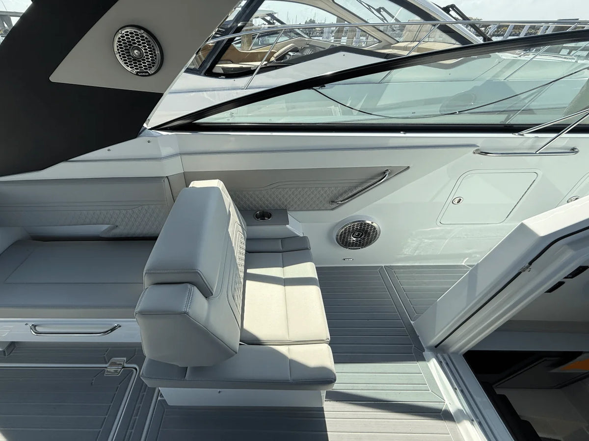 2026 Cruisers Yachts 34 GLS Outboard 34.0 feet, Grasonville, MD #17