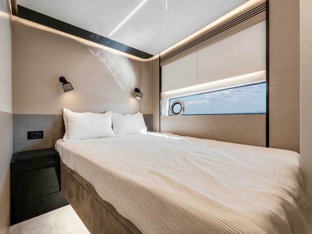2024 Azimut S8 80.0 feet, Miami, FL #60