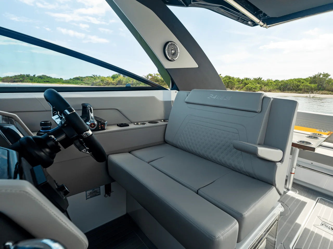 2027 Cruisers Yachts 34 GLS Outboard 34.0 feet, Sarasota, FL #69