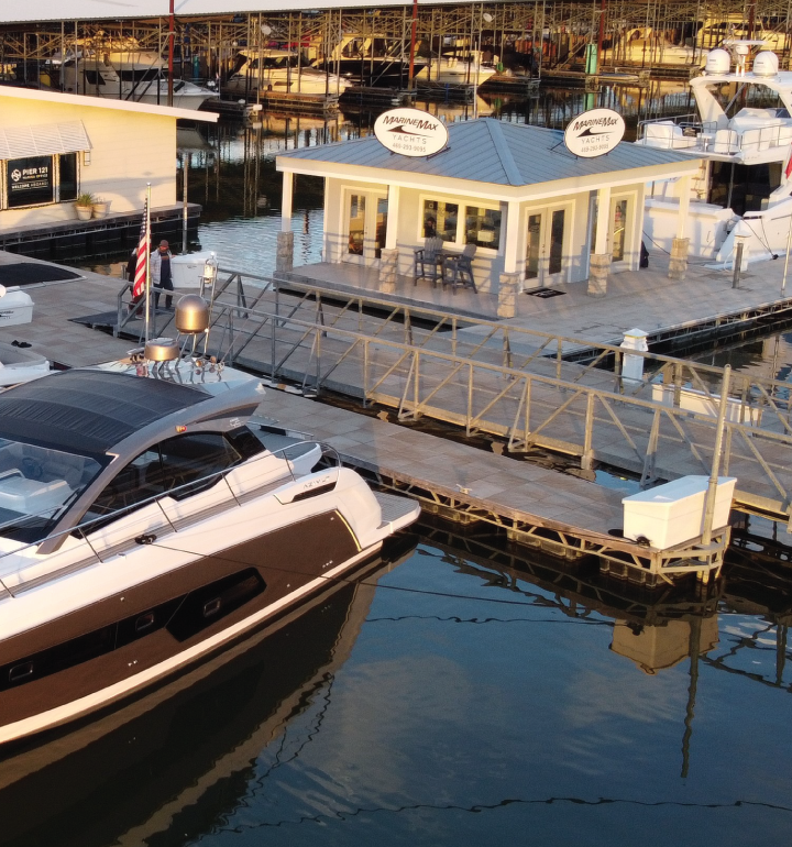 MarineMax Dallas Yacht Center