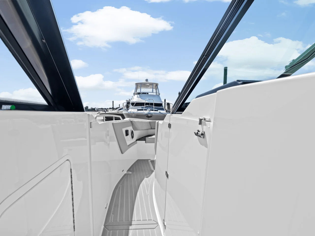 2026 Cruisers Yachts 34 GLS Outboard 34.0 feet, Danvers, Massachusetts #54