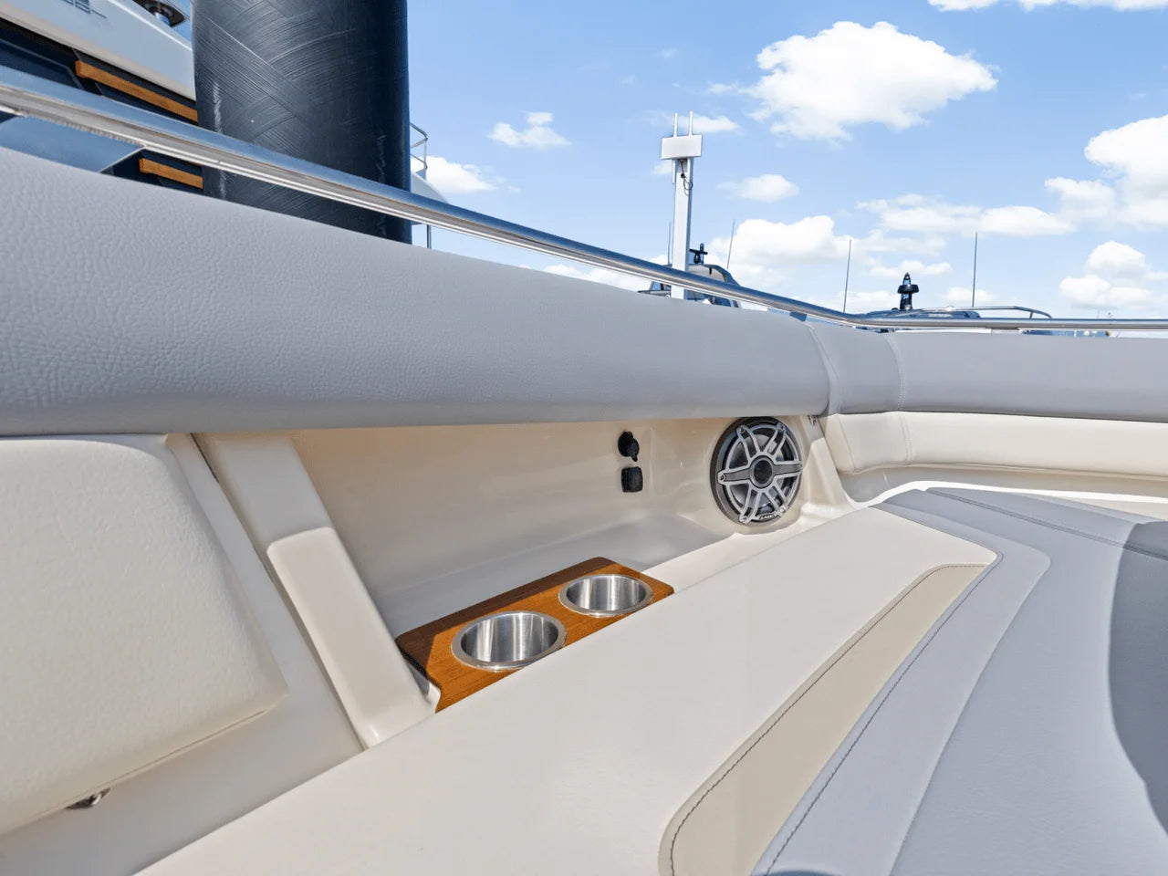 2025 Boston Whaler 380 Realm 38.0 feet, Quincy, MA #48