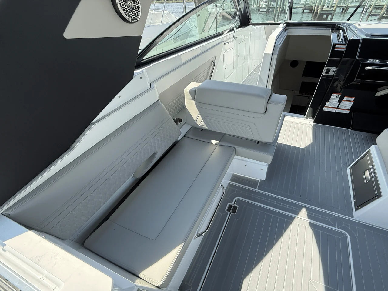 2026 Cruisers Yachts 34 GLS Outboard 34.0 feet, Grasonville, MD #14
