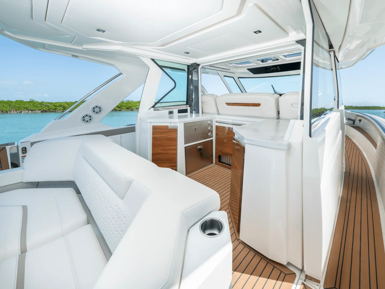 2025 Tiara Yachts LS 48 48.0 feet, Inuvik, Northwest Territories #20