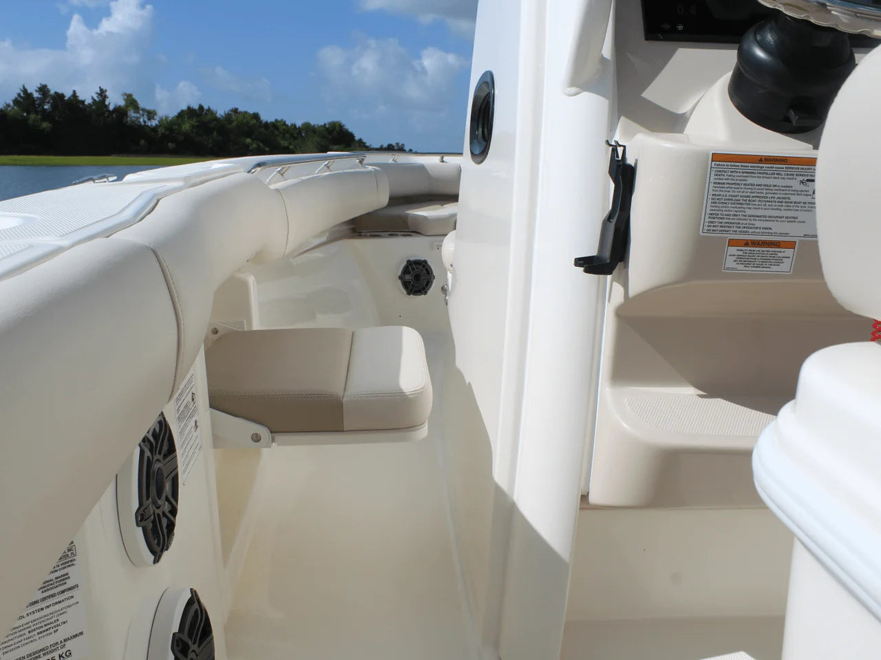 2024 Boston Whaler 250 OUTRAGE 25.0 feet, Wrightsville Beach, North Carolina #28