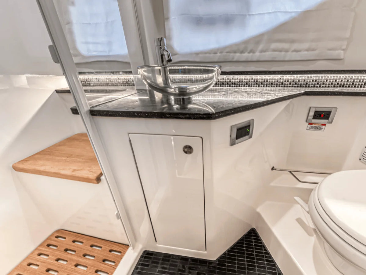 2022 Sea Ray 370 SUNDANCER OUTBOARD 37.0 feet, Highland Beach, FL, FL #40