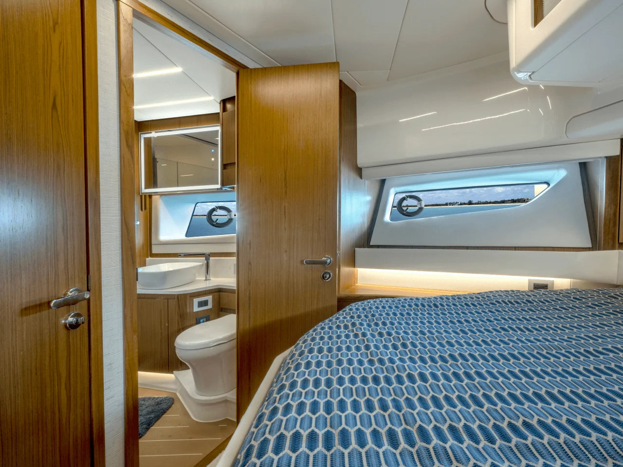 2025 Tiara Yachts EX 60 60.0 feet, Inuvik, Northwest Territories #20
