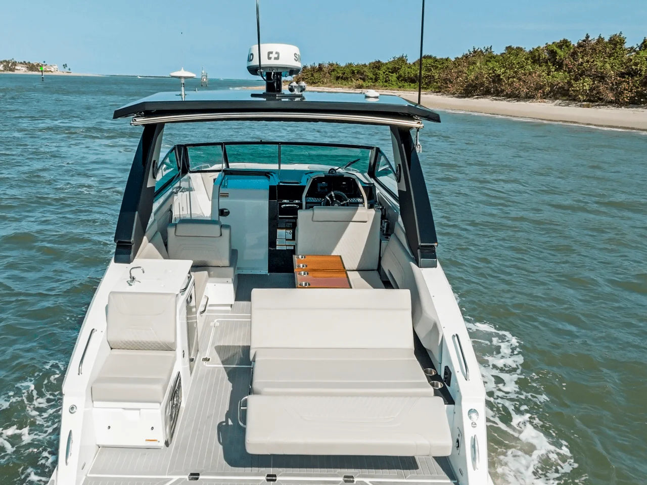 2026 Cruisers Yachts 34 GLS Outboard 35.0 feet, Inuvik, Northwest Territories #43