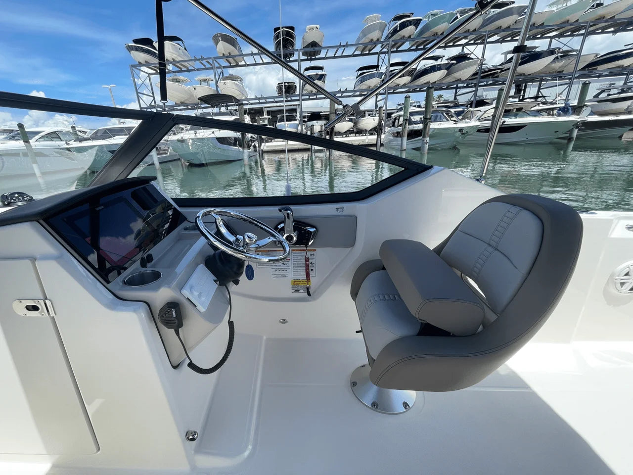 2025 Boston Whaler 210 Vantage 21.0 feet, Sarasota, Florida #19