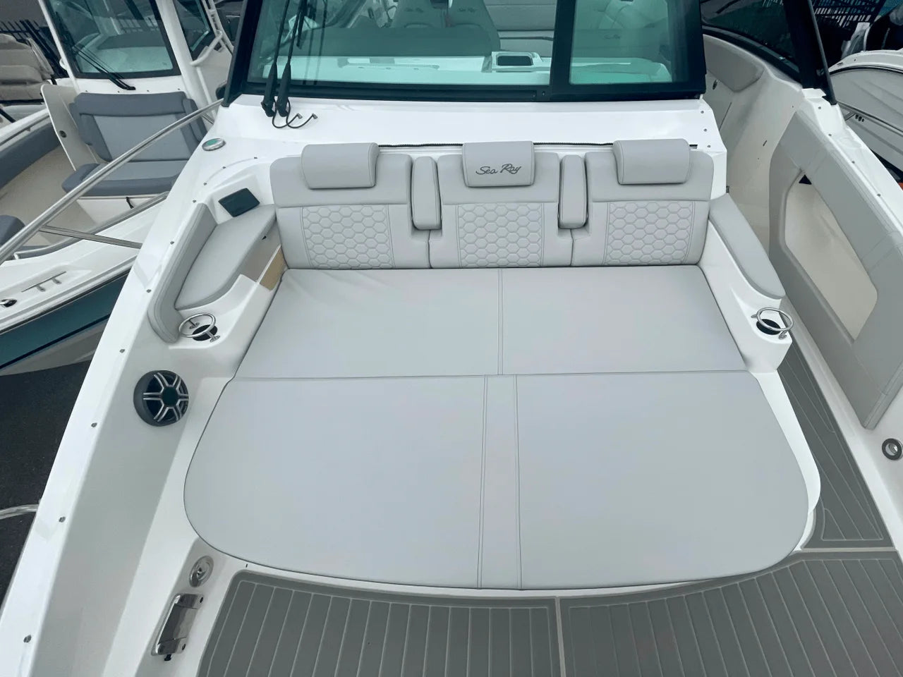 2026 Sea Ray Sundancer 320 Outboard 32.0 feet, Danvers, Massachusetts #28
