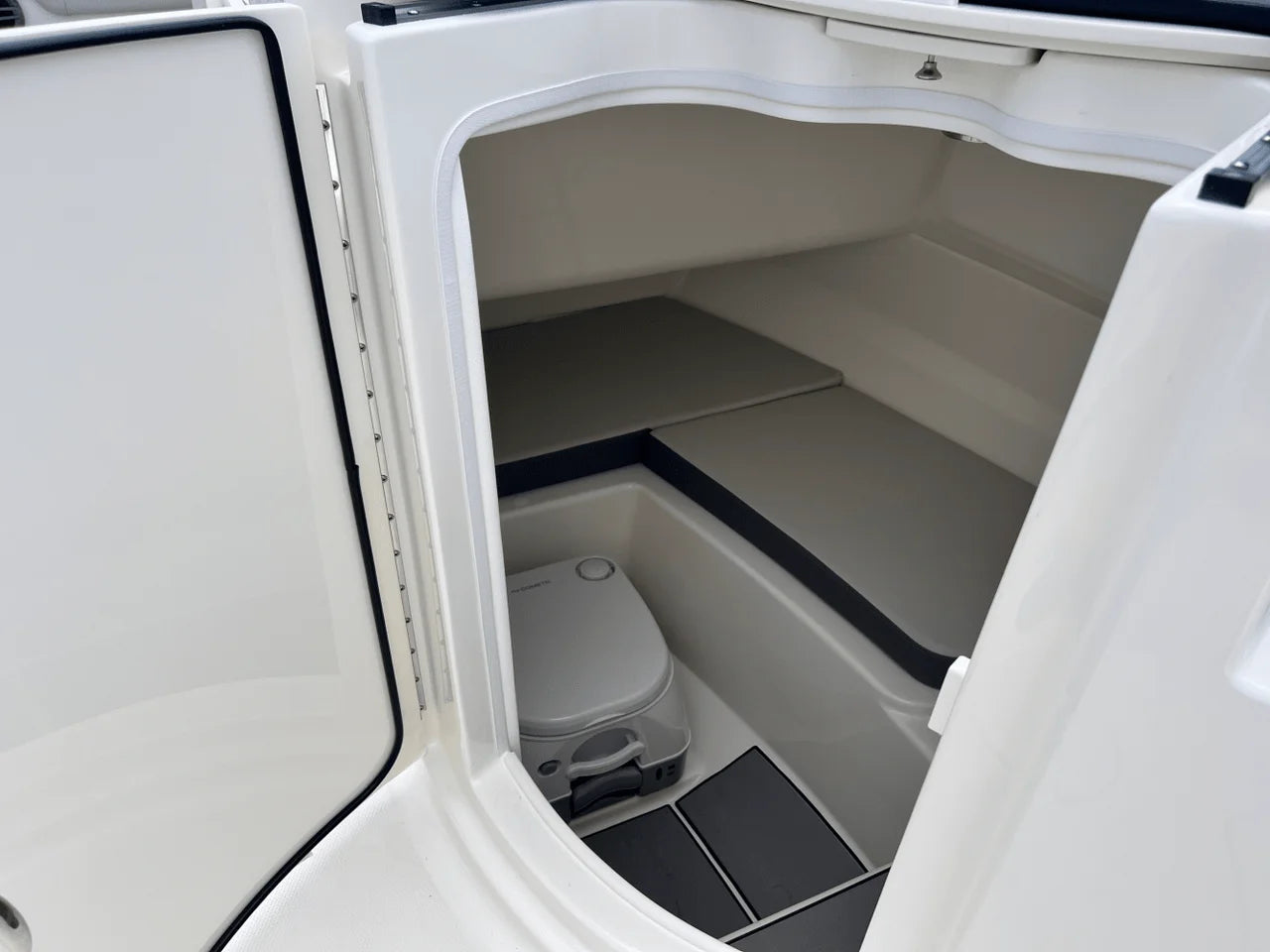 2026 Sea Ray SDX 230 Outboard 23.0 feet, Greenville, SC #16
