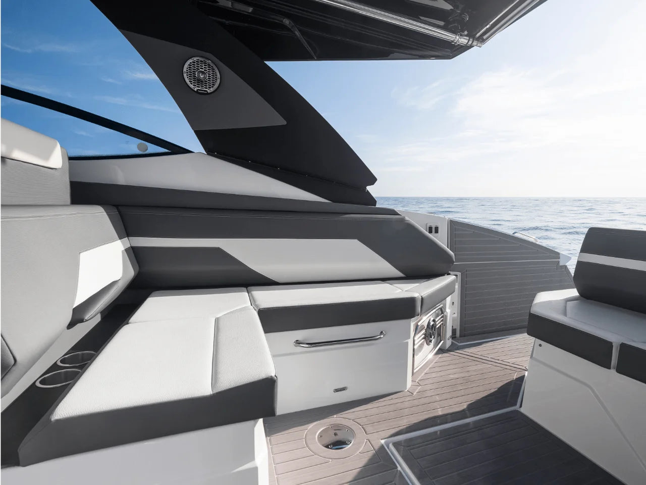 2026 Cruisers Yachts 38 GLS Outboard 38.0 feet, Inuvik, Northwest Territories #42