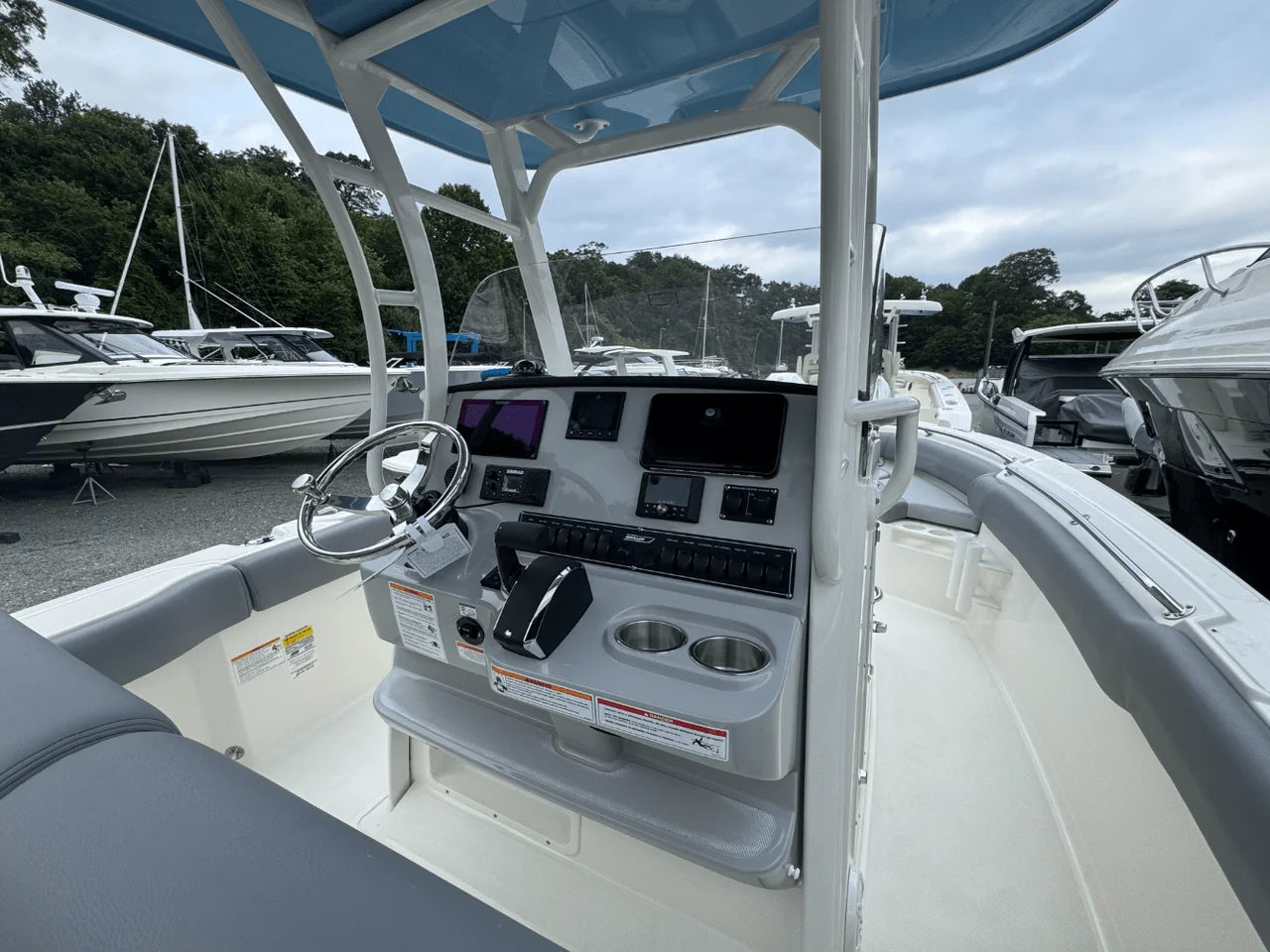 2026 Boston Whaler 230 Outrage 23.0 feet, Huntington, NY #25